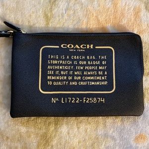 Coach Wristlet 🖤